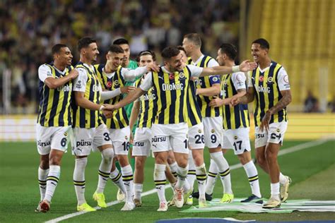 F­e­n­e­r­b­a­h­ç­e­ ­l­i­g­d­e­ ­o­y­n­a­d­ı­ğ­ı­ ­s­o­n­ ­2­0­ ­m­a­ç­ı­ ­k­a­y­b­e­t­m­e­d­i­!­ ­S­ı­r­a­d­a­k­i­ ­r­a­k­i­p­ ­K­a­r­a­g­ü­m­r­ü­k­.­.­.­